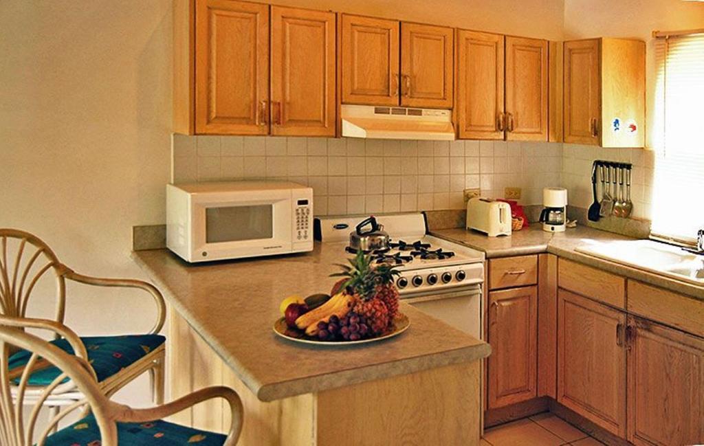 Dickenson Bay Cottages Cedar Grove Zimmer foto